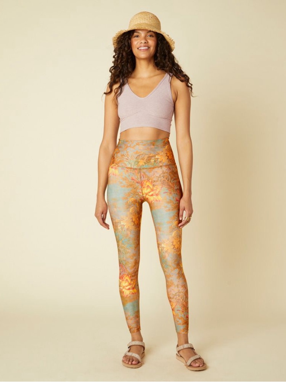 Beyond Yoga High Waisted Midi Leggings in Wallpaper Floral Size Large